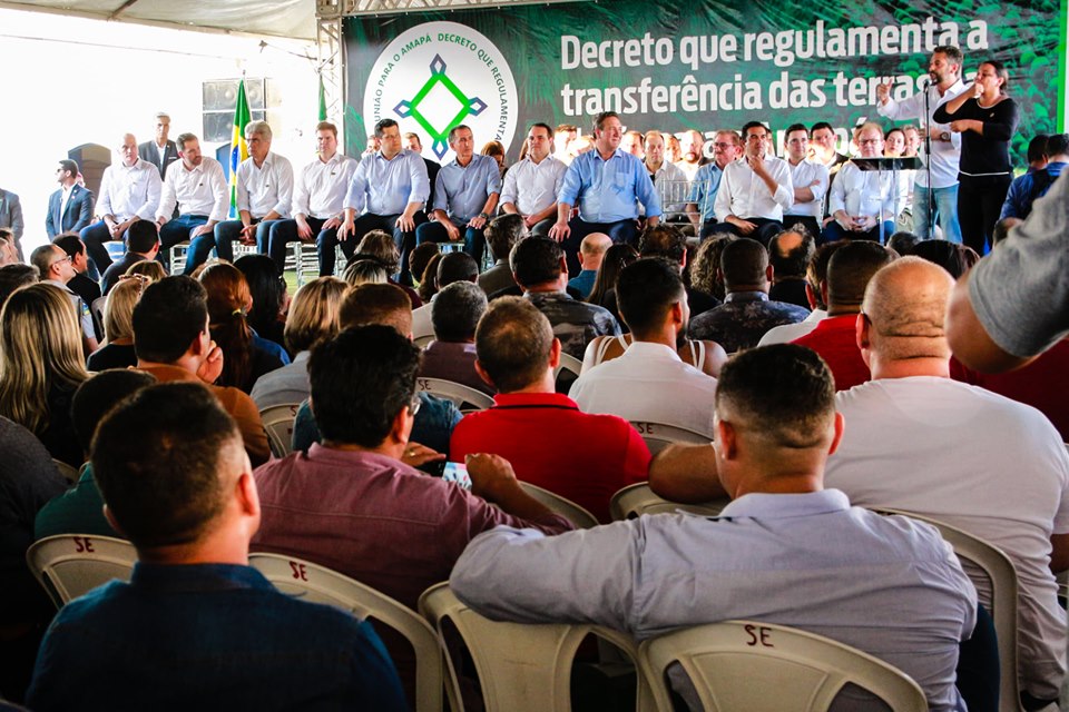 Prefeito Márcio Serrão participa da assinatura do Decreto que regulamenta a transferência definitiva das terras da União ao Estado do Amapá.